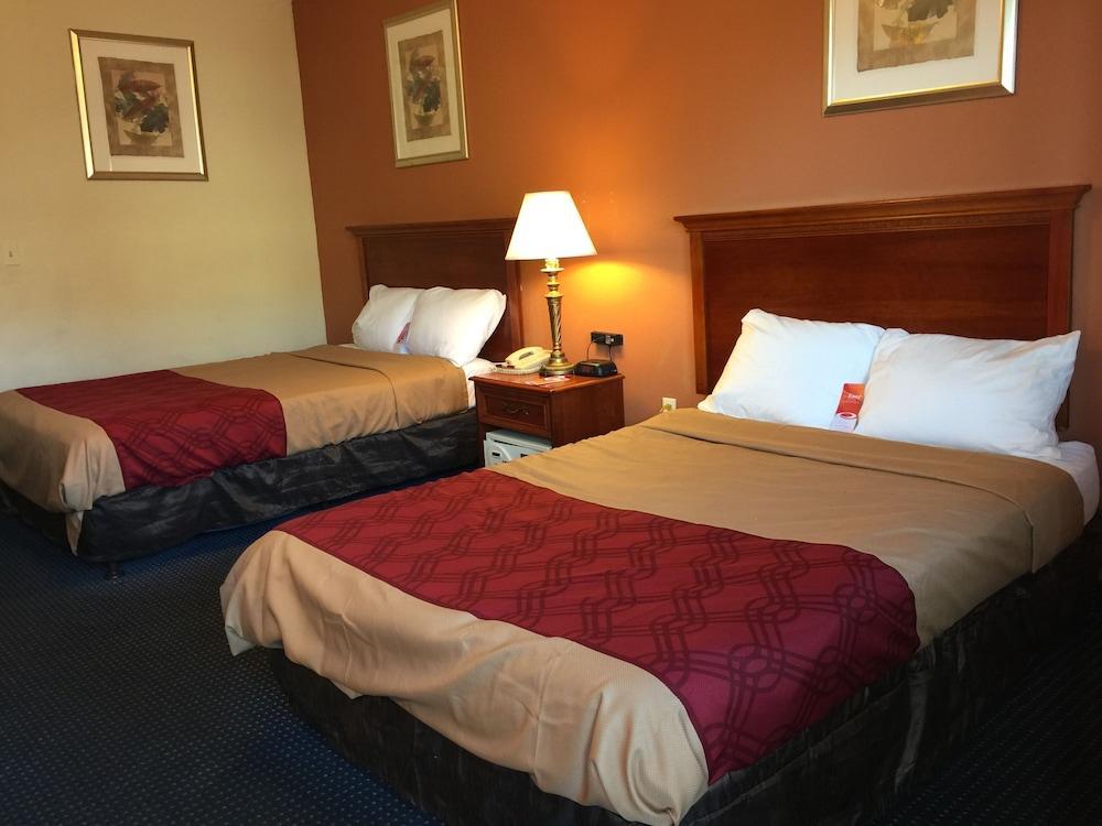 Red Carpet Inn Norwalk Exterior foto